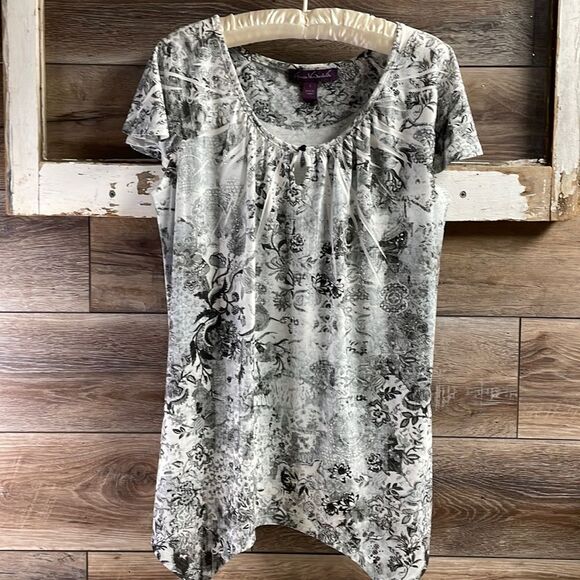 Gloria Vanderbilt Ladies Rhinestone Floral Top, Size Small, Black and White - Picture 2 of 8
